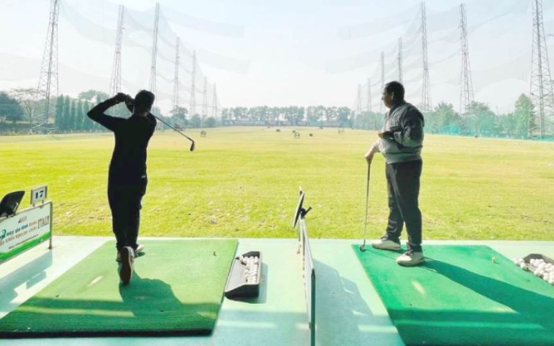 Học khóa học và huấn luyện viên giúp golfer cải thiện kỹ năng nhanh chóng