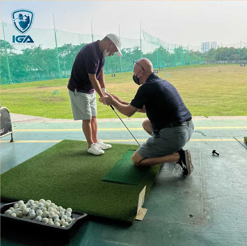 Lớp dạy golf cá nhân với HLV nước ngoài, giáo trình chuẩn quốc tế của IGA