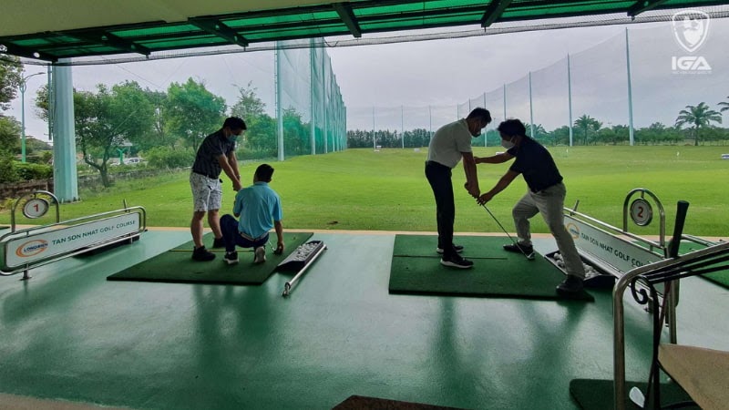 Học viên tham gia lớp học golf nhóm tại IGA được chọn HLV nước ngoài yêu thích