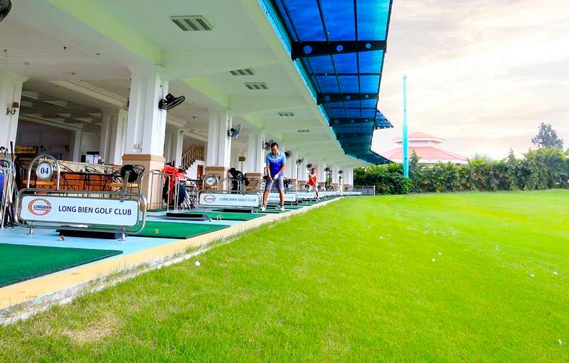 Sân tập golf Long Biên là một trong những sân nằm gần Trung tâm thành phố Hà Nội nhất