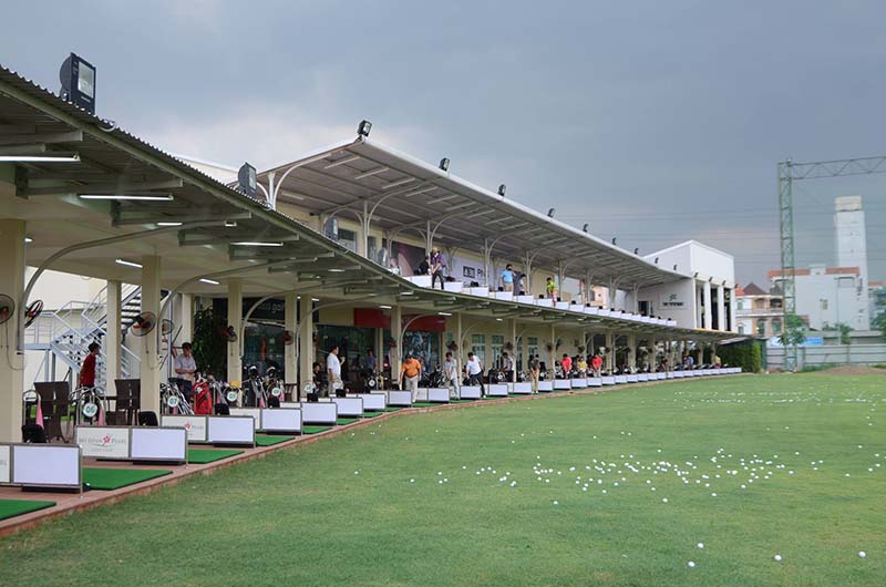 Sân tập golf Mỹ Đình Pearl giữa lòng thủ đô