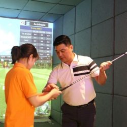 Huấn luyện viên golf Jung Sung Pil (Hàn Quốc)