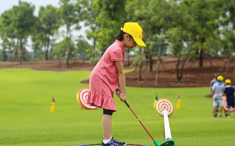 Golf đem lại rất nhiều lợi ích cho trẻ em