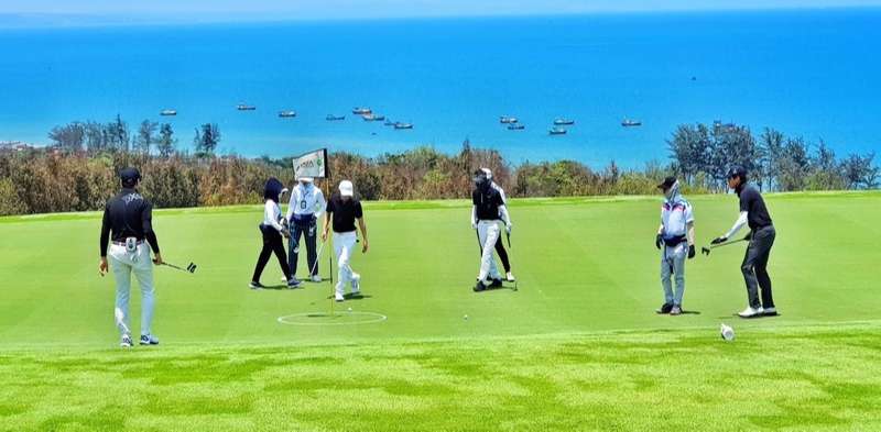 Đây là sân golf Bình Thuận có địa hình nhấp nhô tự nhiên vô cùng ấn tượng 