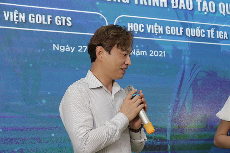 ông Son Minho đồng thời cũng là người sáng lập nên học viện IGA, đại diện cho phía Việt Nam có những chia sẻ đáp lại sự tin tưởng từ phía học viện golf GTS