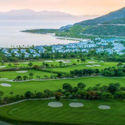 Vinpearl golf Nha Trang là một trong 29 sân golf đẹp nhất thế giới do Forbes bình chọn
