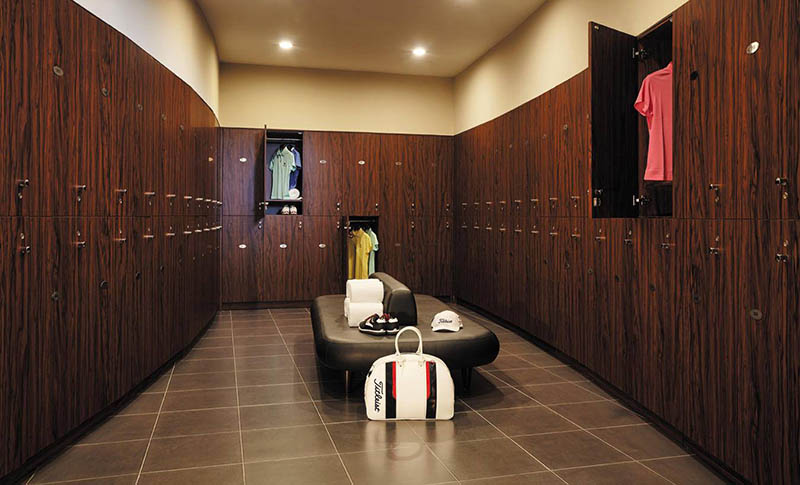 Phòng locker hiện đại và tiện nghi