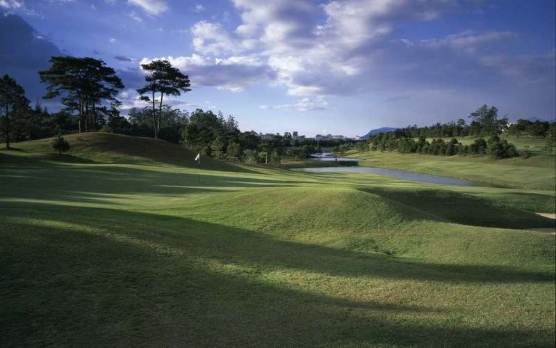 Sân golf Đà Lạt Palace là điểm đến thu hút đông đảo du khách trong và ngoài nước