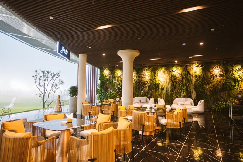 Nhà hàng ở sân golf Xuân Thành
