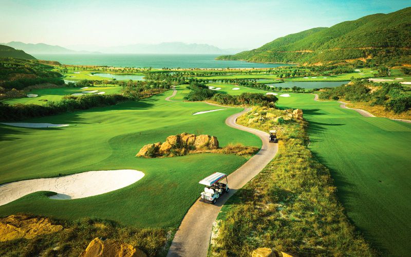 Sân golf Kim Bảng là điểm đến ltrair nghiệm golf và nghỉ dưỡng lý tưởng của nhiều golfer hiện nay