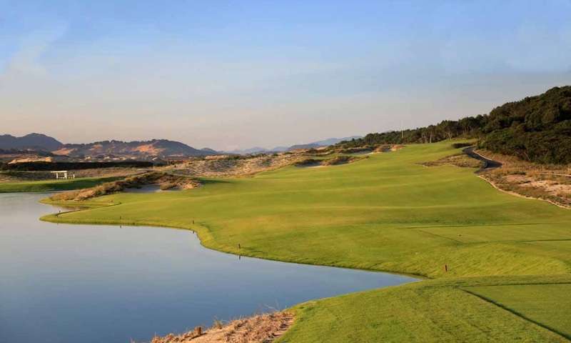 Sân tập golf Nha Trang Golf Links Paradise sở hữu nhiều tiện ích hấp dẫn