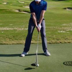 Vị trí đặt bóng vô cùng quan trọng trong khi chơi golf
