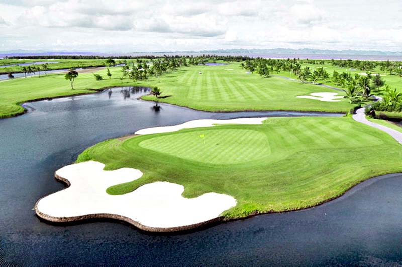 Sân golf Sóc Sơn có thiết kế ấn tượng với không gian rộng lớn