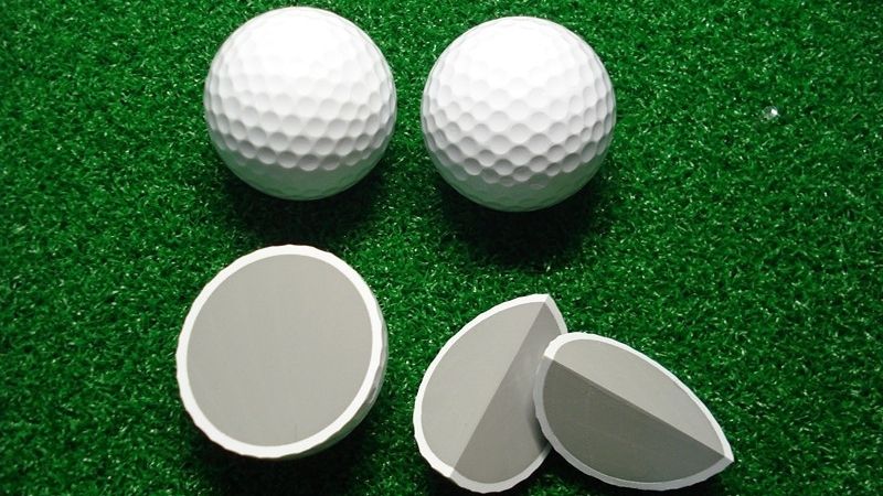 Bóng golf nổi hay chìm là do cấu tạo bên trong của bóng