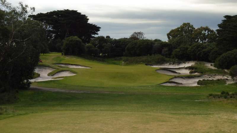 Top 5 sân golf đẹp nhất thế giới West - Royal Melbourne Golf Club cũng là sân đẹp nhất Australia 