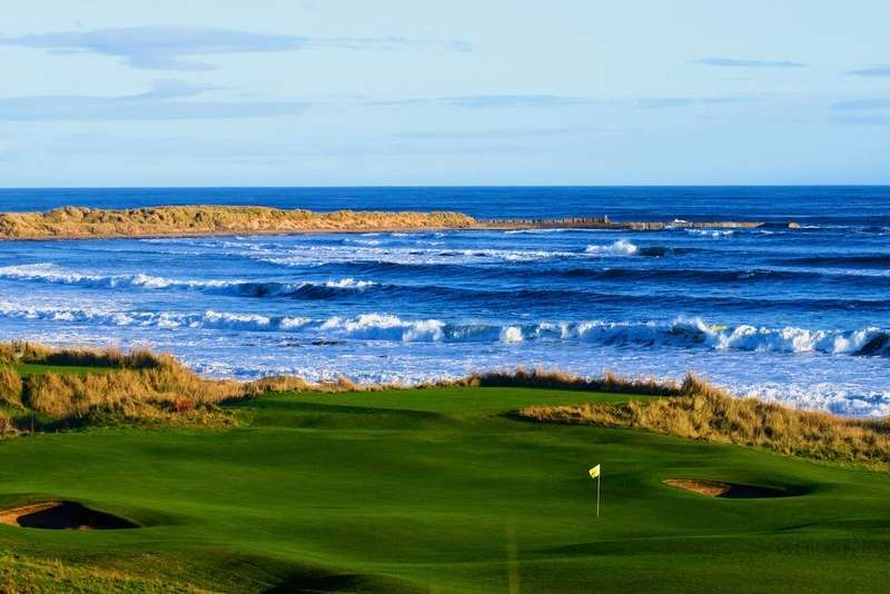 Sân golf nằm trên dải cồn cát ven biển của phía Bắc của Scotland xinh đẹp 