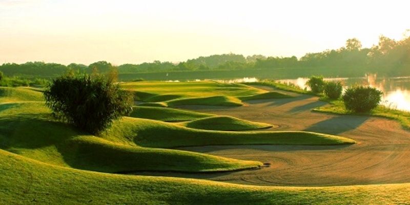 Sân golf Hà Nội Vân Trì lọt top các sân golf có chất lượng tiêu chuẩn tốt nhất trong khu vực 