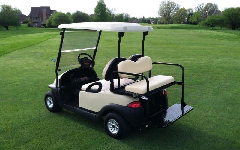Golf Cart là thuật ngữ chỉ một loại xe dùng để di chuyển trên sân golf