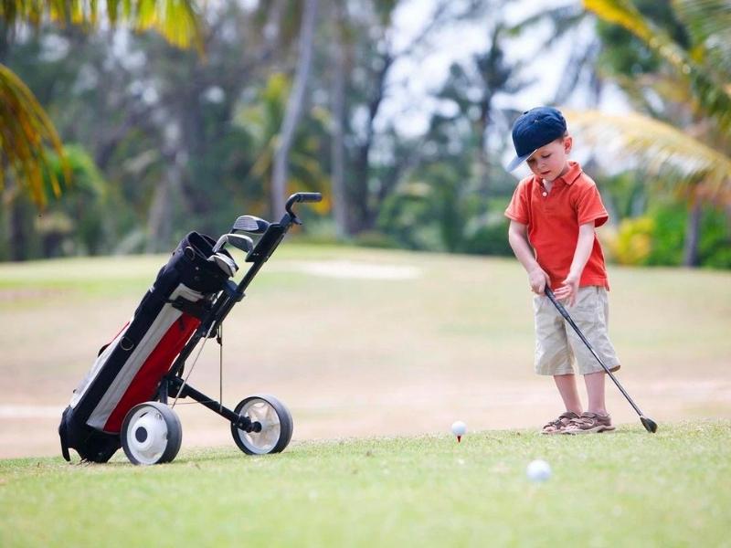 Chi phí mua gậy golf cho trẻ sẽ tùy thuộc vào giá và tình trạng sản phẩm