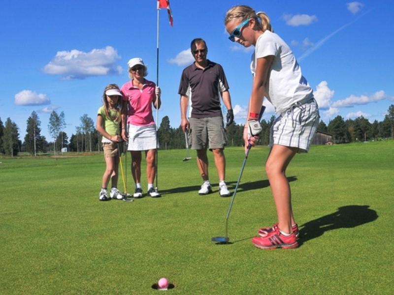 Golf giúp trẻ phát triển toàn diện về thể chất, nâng cao sức khỏe