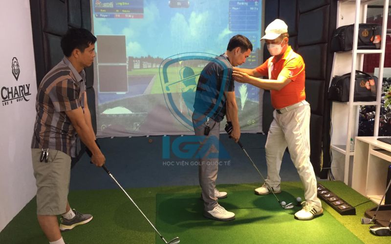 Chương trình đào tạo sử dụng phòng tập golf 3D hiện đại