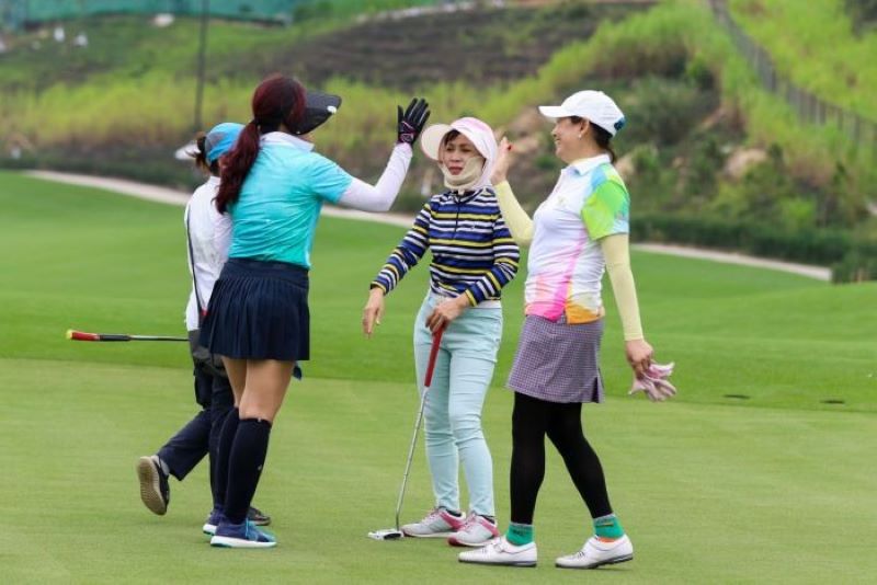 Golf giúp các chị em giải tỏa căng thẳng, thư giãn thoải mái