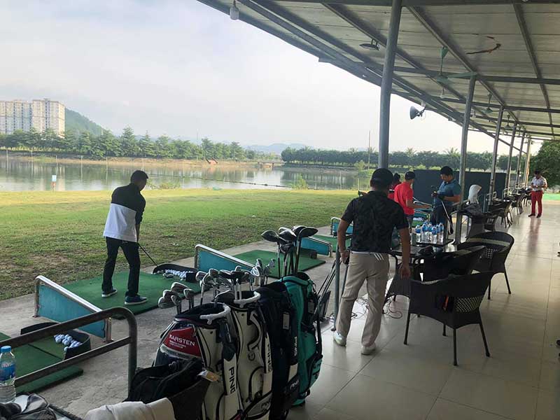 Sân golf Vinh Tân là địa điểm được rất nhiều golfer tin chọn để tập luyện