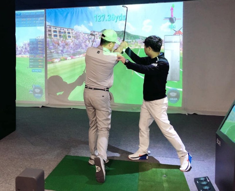 Hướng dẫn kỹ thuật swing cơ bản trong buổi học golf cơ bản