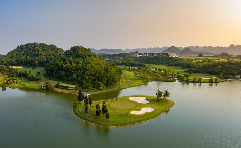 Sân golf Vân Trì có chi phí thuộc top đắt nhất Việt Nam