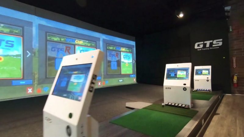 Golfer có thể học đánh golf tại các phòng 3D