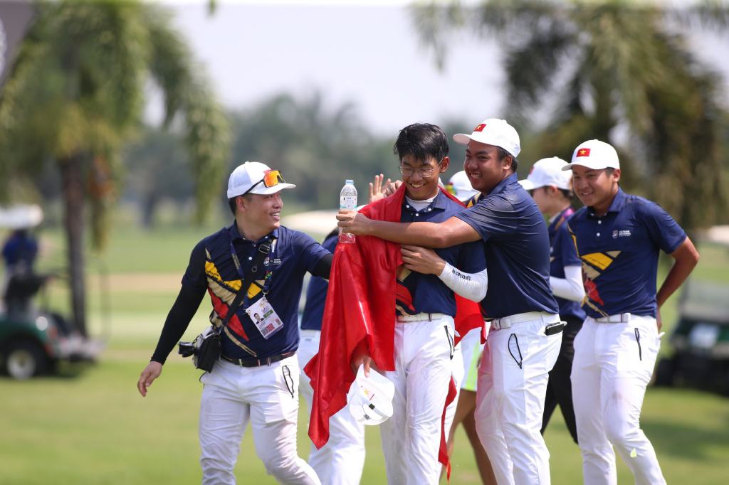 Golfer Lê Khánh Hưng tại kỳ SEA Games 32 Campuchia