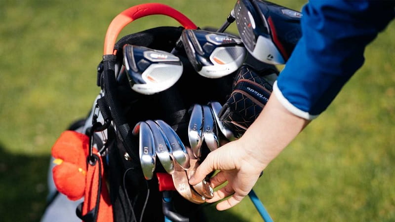 Golfer nên thử với nhiều loại gậy để có cảm nhận tốt hơn