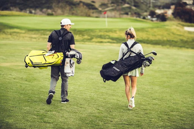 Chọn lựa kích thước túi gậy golf phù hợp để mang vác dễ dàng