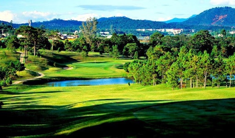 Dalat Palace Golf Club cũng là một trong những sân golf đẹp nhất Việt Nam
