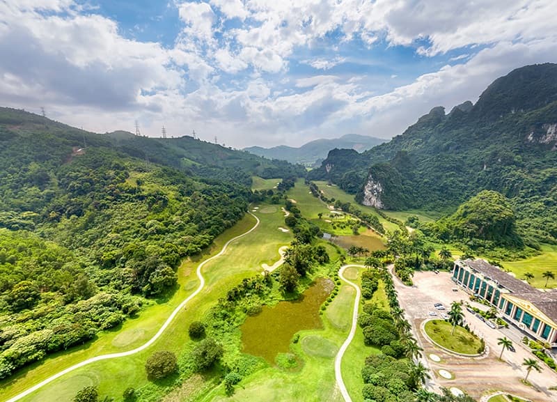 Đây là một trong những sân golf đẹp ở miền Bắc Việt Nam