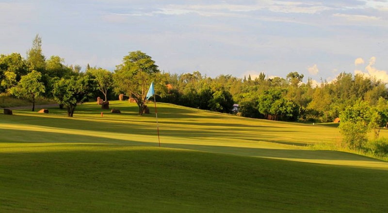 Sân golf Cửa Lò, Nghệ An được sử dụng bằng cỏ cao cấp chuyên dụng