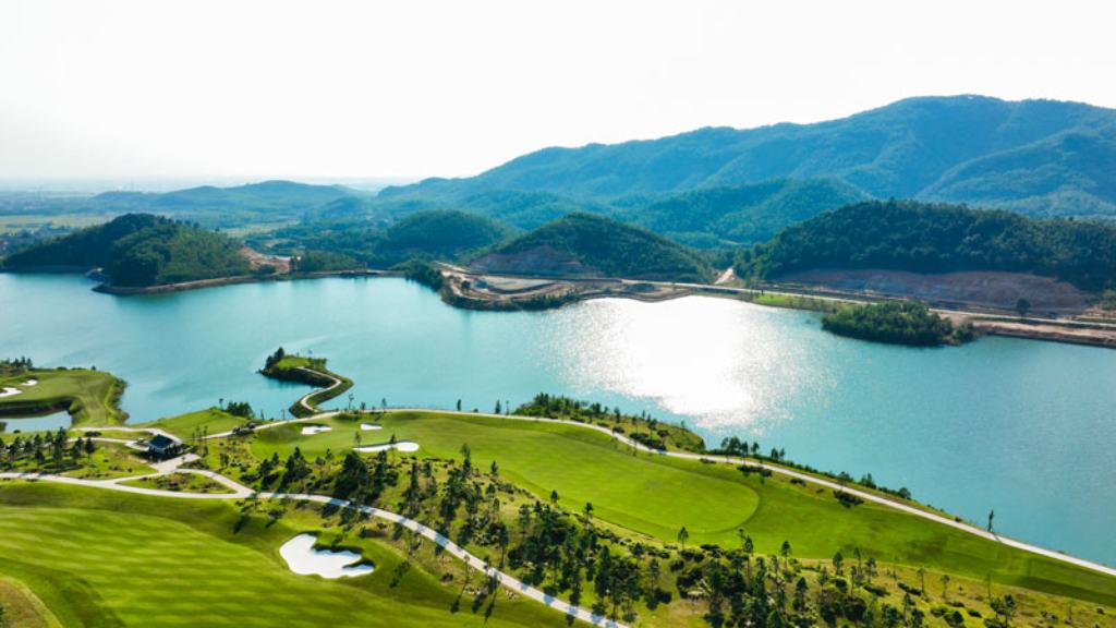 Thiết kế sân Golf Thanh Lanh đẹp thơ mộng