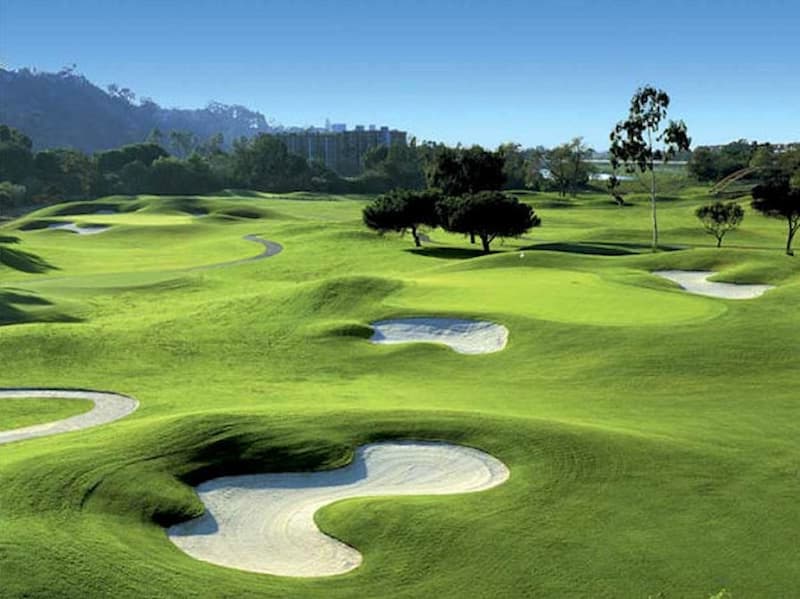 DaLat Palace Golf Club là sân golf đầu tiên tại Việt Nam
