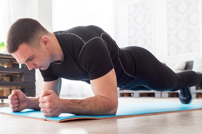 Planks cũng là một trong những bài tập thể dục rất hiệu quả cho golfer