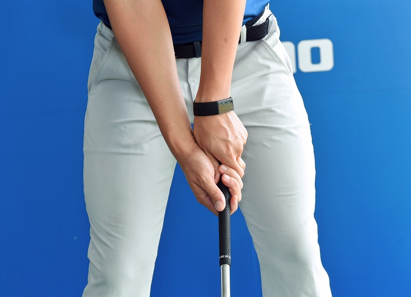 Tay cầm của gậy golf là bộ phận tiếp xúc trực tiếp với tay của golfer