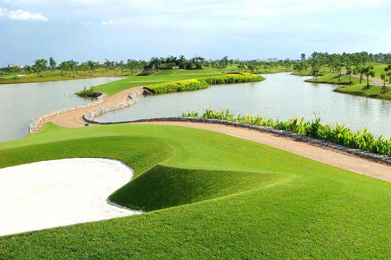 Từng hố golf tại sân golf Vân Trì đều được thiết kế độc đáo