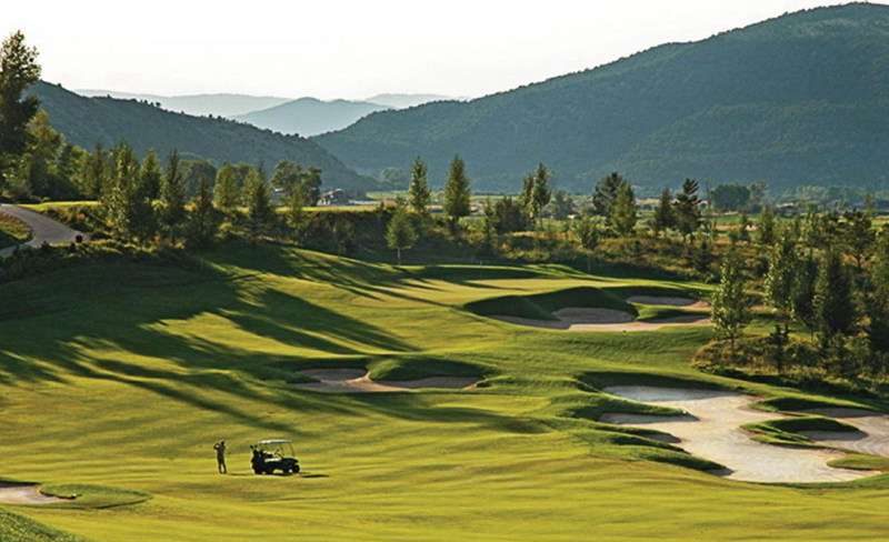 BRG Legend Hill Golf Resort là sân golf gần sân bay Nội Bài nhất hiện nay