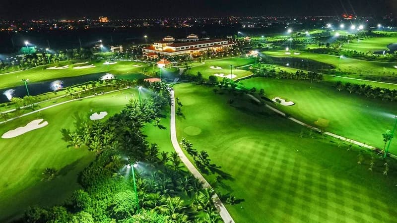 Sân golf có hệ thống đèn chiếu sáng đạt chuẩn quốc tế