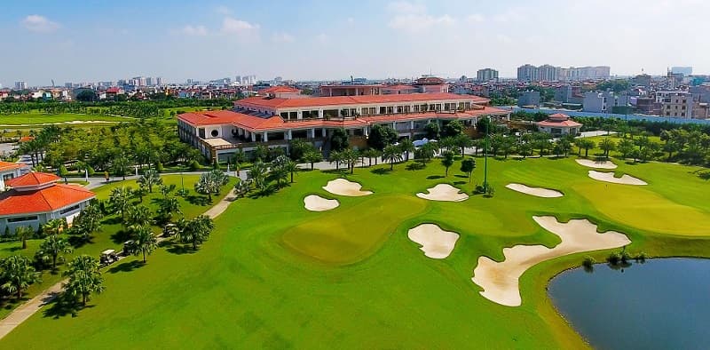 Long Bien Golf Course nổi tiếng với tòa nhà câu lạc bộ lớn nhất Đông Nam Á