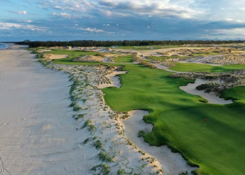 Hoiana Shores Golf Club nằm bên bờ biển đẹp nhất miền Trung