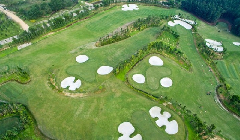 Tiêu chuẩn xây dựng sân golf 18 lỗ ảnh hưởng nhiều lớn quyết định của trận đấu
