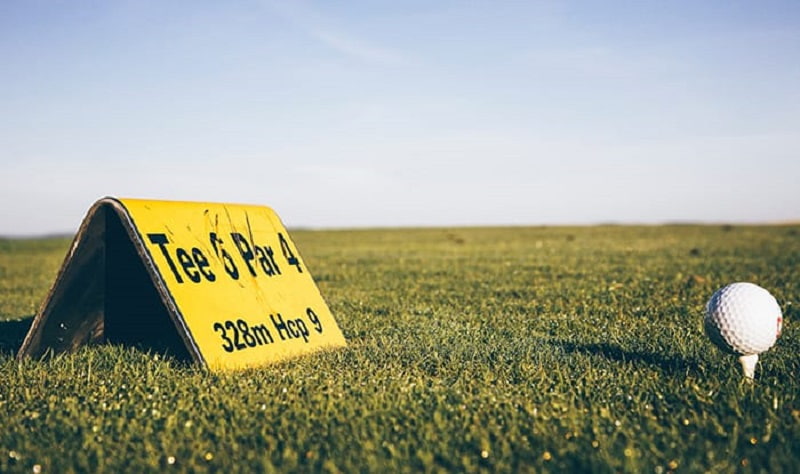 Tiêu chuẩn sân golf 18 lỗ dựa vào điểm chuẩn par