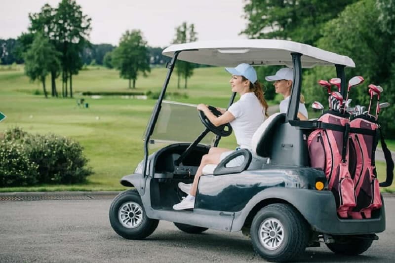 Xe điện ô tô sân golf được vận hành dựa trên hệ thống động cơ điện hiện đại