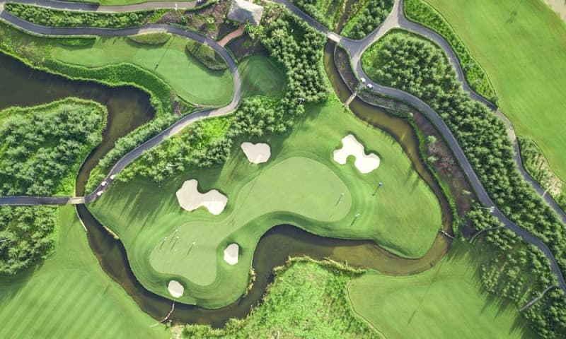 Sân golf Sầm Sơn từ trên cao nhìn xuống