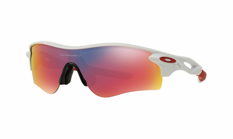 Oakley Radarlock Path OO9206-67 gây ấn tượng từ ánh nhìn đầu tiên